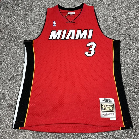 ✔️MITCHELL AND NESS 05-06 MIAMI HEATS DWAYNE WADE SWINGMAN JERSEY - Picture 6 of 15